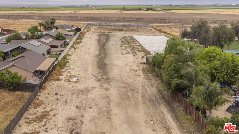 10111 Habecker Road Lamont, CA 93241