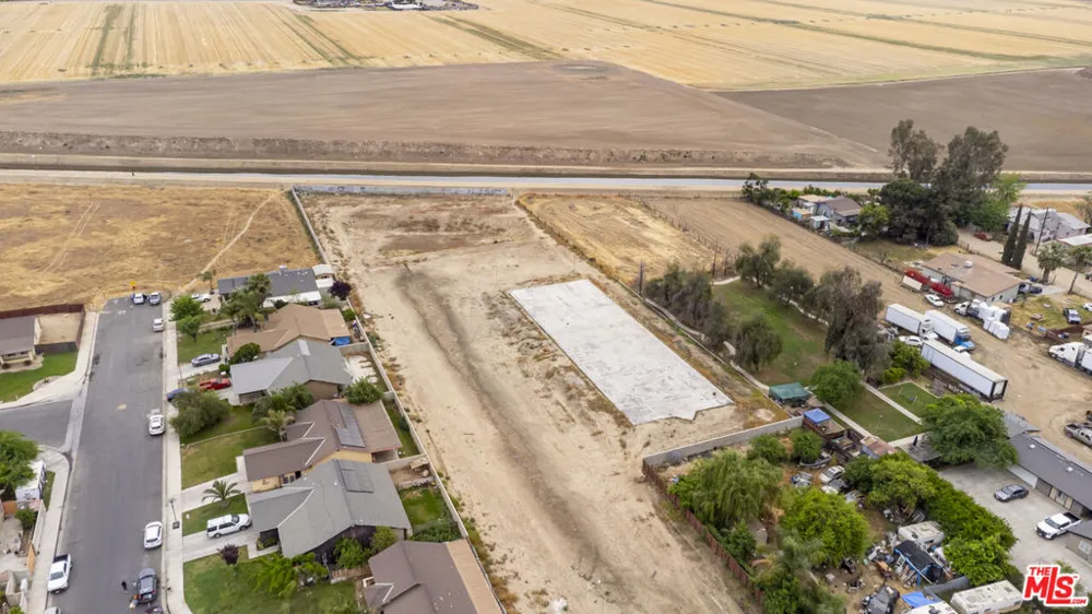 10111 Habecker Road Lamont, CA 93241