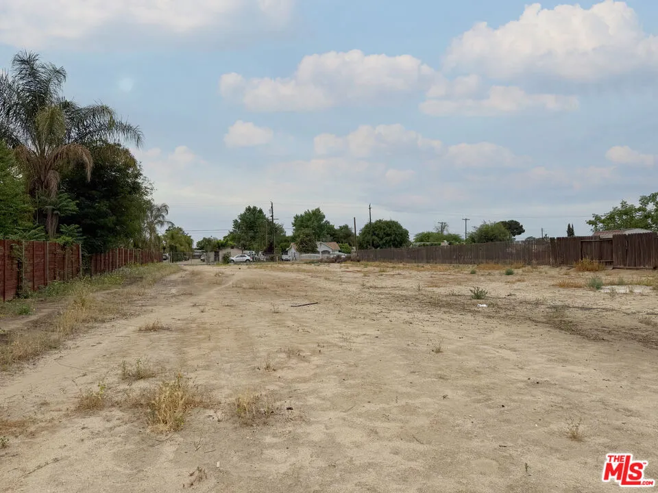 10111 Habecker Road Lamont, CA 93241