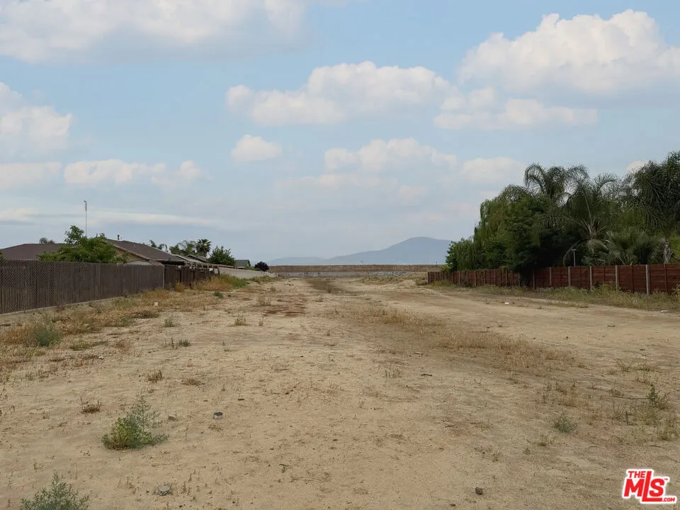 10111 Habecker Road Lamont, CA 93241
