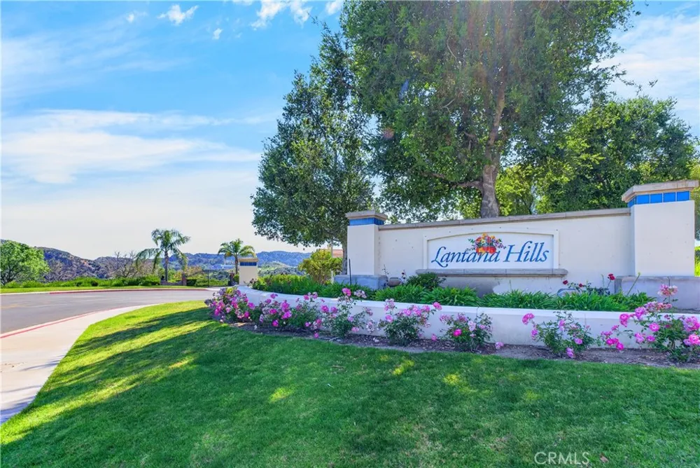 21012 Oakriver Newhall, CA 91321