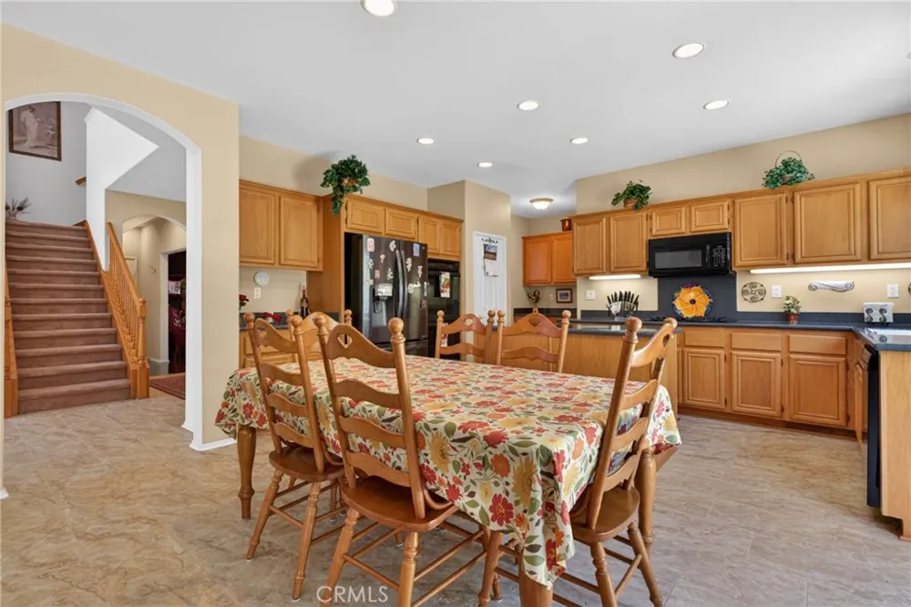 21012 Oakriver Newhall, CA 91321
