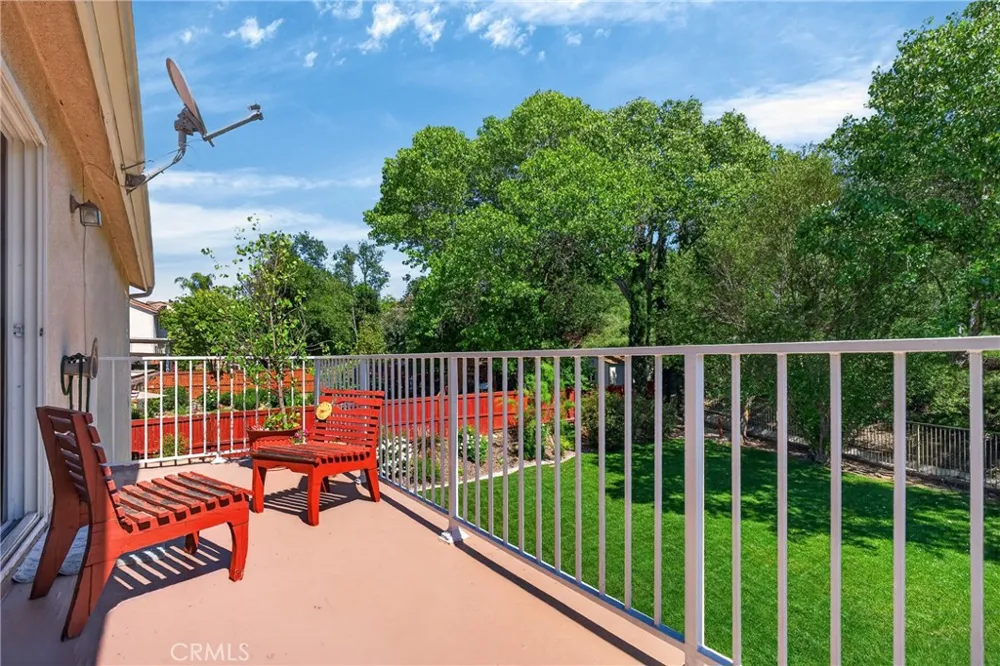 21012 Oakriver Newhall, CA 91321