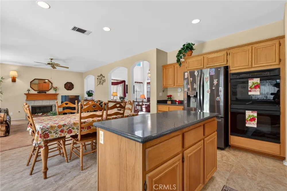 21012 Oakriver Newhall, CA 91321