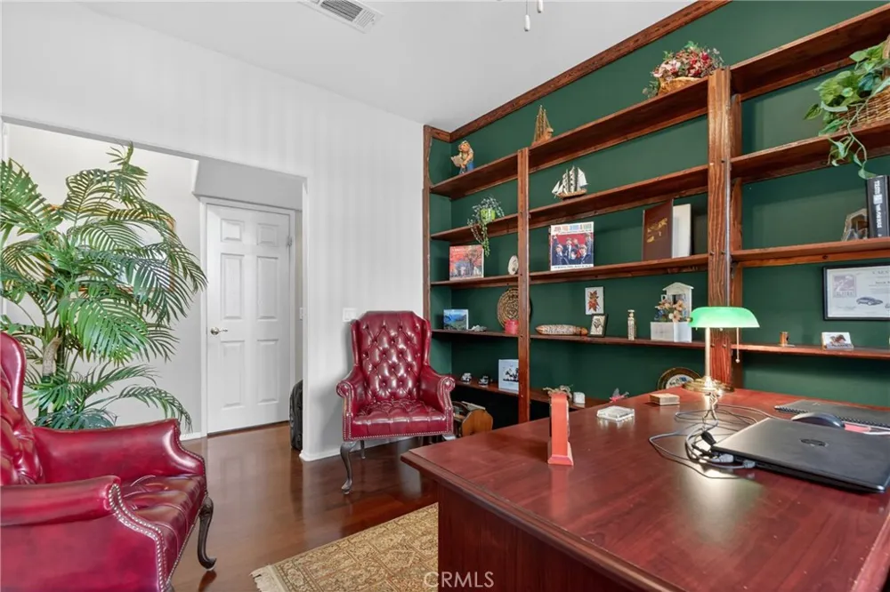 21012 Oakriver Newhall, CA 91321