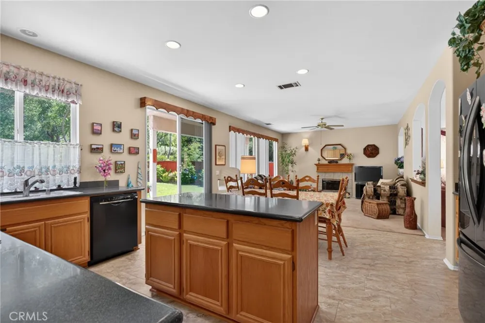21012 Oakriver Newhall, CA 91321