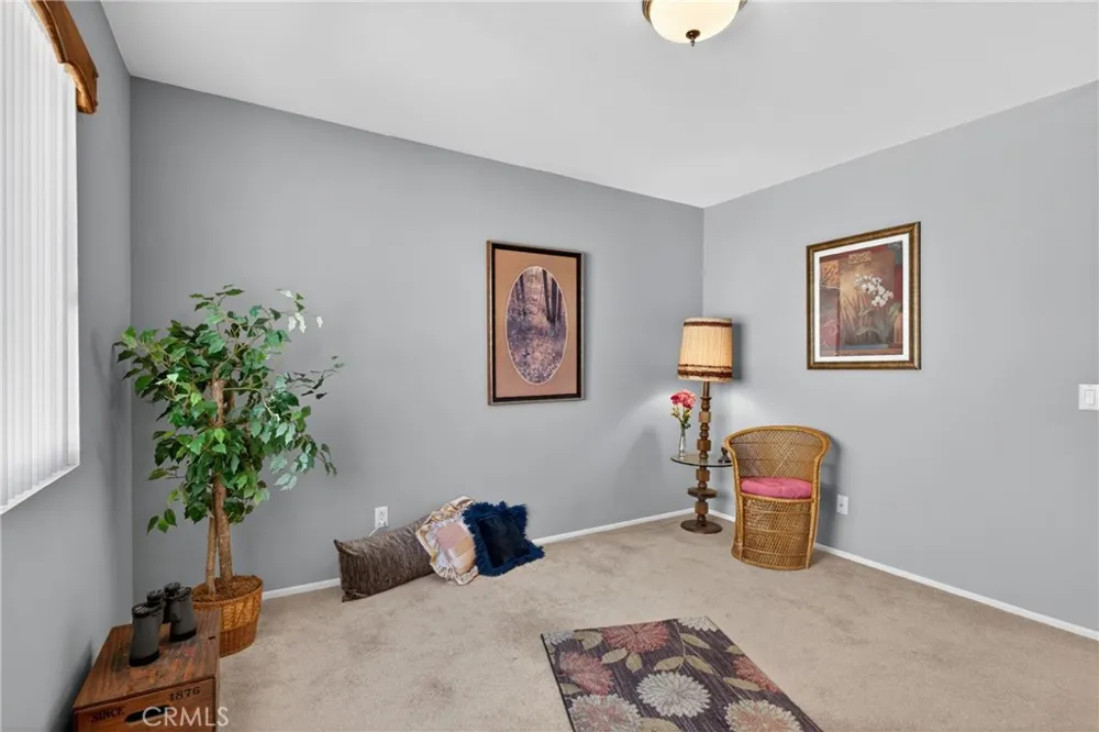 21012 Oakriver Newhall, CA 91321