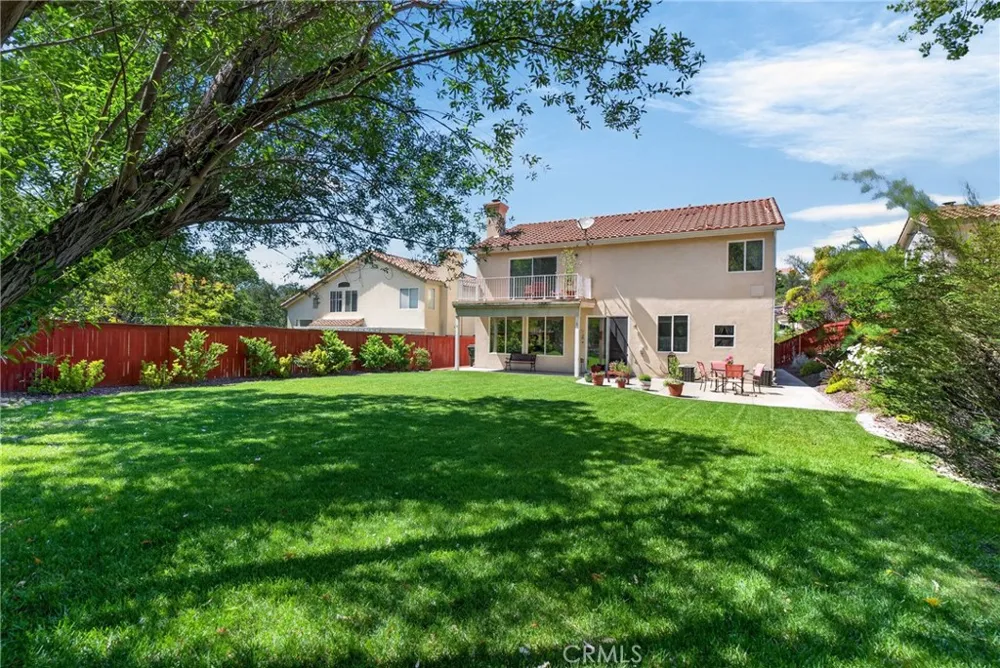 21012 Oakriver Newhall, CA 91321