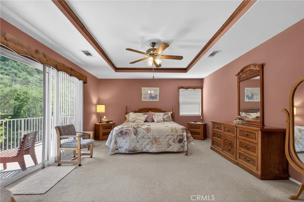 21012 Oakriver Newhall, CA 91321