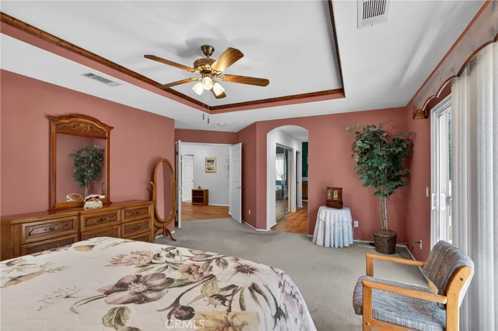 21012 Oakriver Newhall, CA 91321