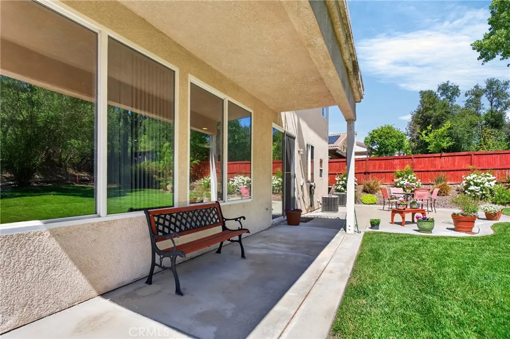 21012 Oakriver Newhall, CA 91321