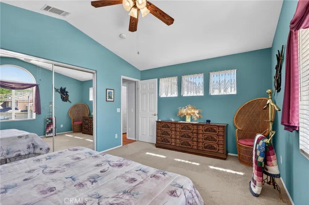 21012 Oakriver Newhall, CA 91321