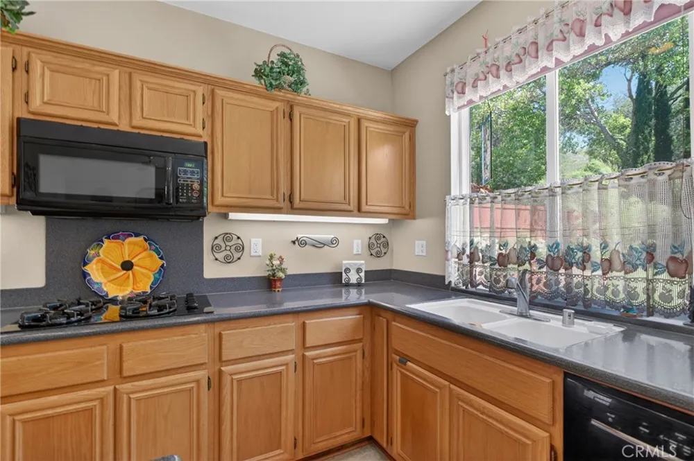 21012 Oakriver Newhall, CA 91321
