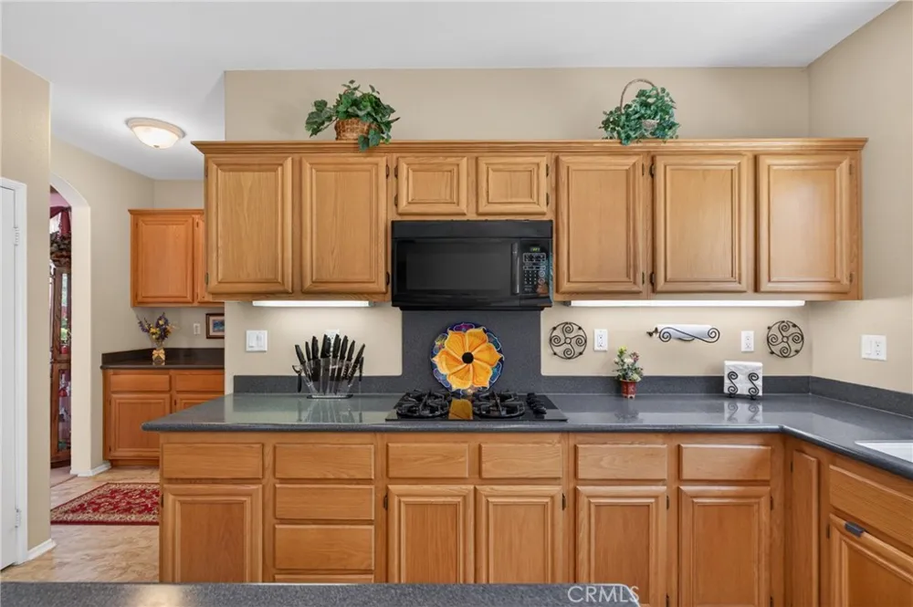21012 Oakriver Newhall, CA 91321