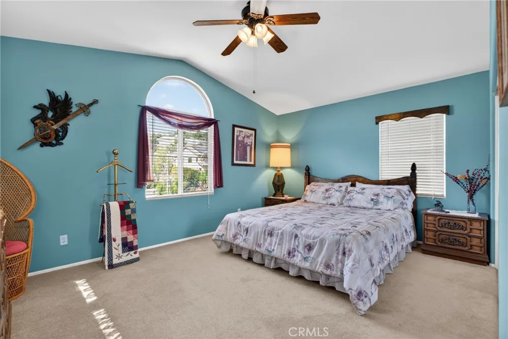 21012 Oakriver Newhall, CA 91321