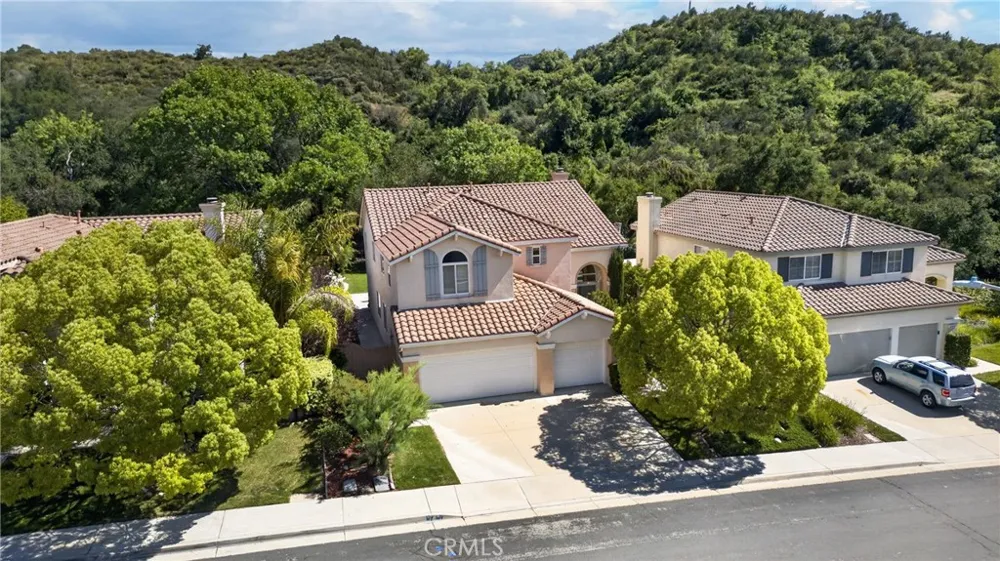 21012 Oakriver Newhall, CA 91321