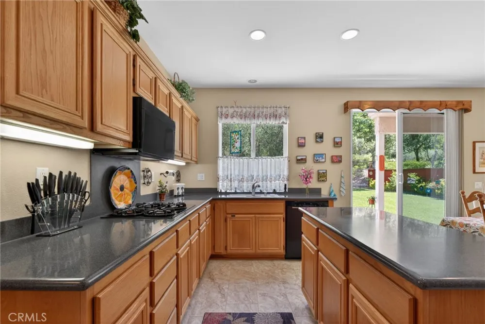 21012 Oakriver Newhall, CA 91321