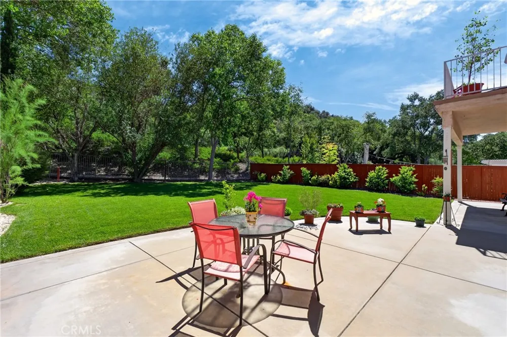 21012 Oakriver Newhall, CA 91321