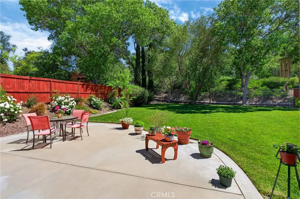 21012 Oakriver Newhall, CA 91321