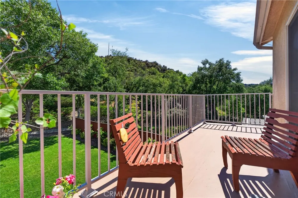 21012 Oakriver Newhall, CA 91321
