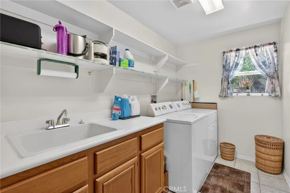 21012 Oakriver Newhall, CA 91321