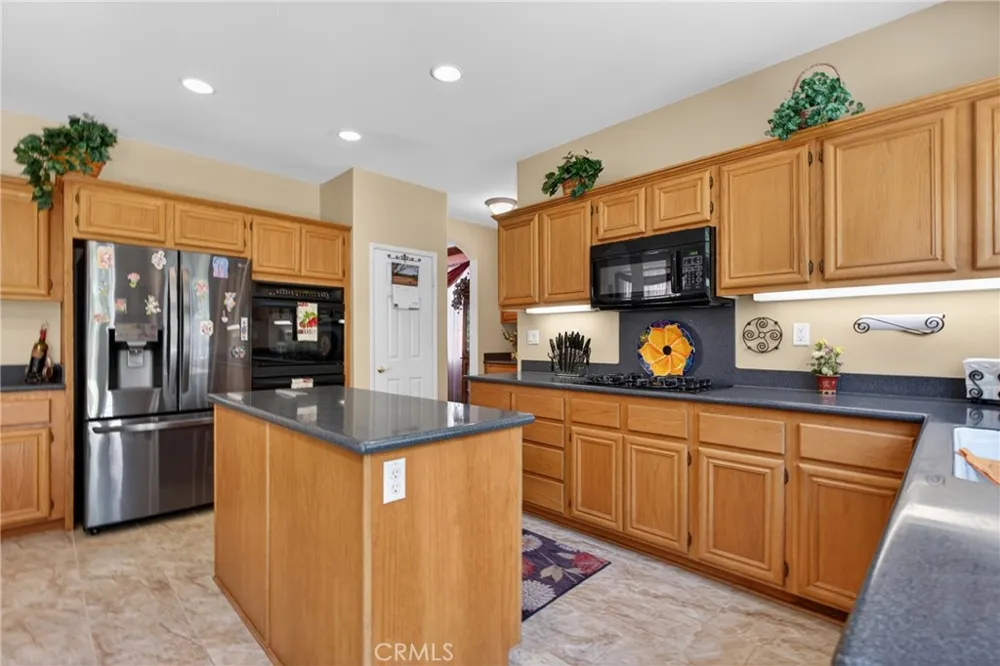 21012 Oakriver Newhall, CA 91321