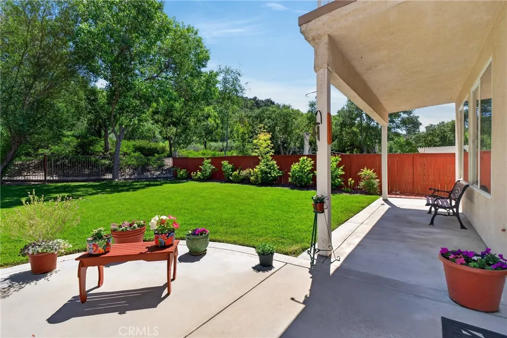 21012 Oakriver Newhall, CA 91321