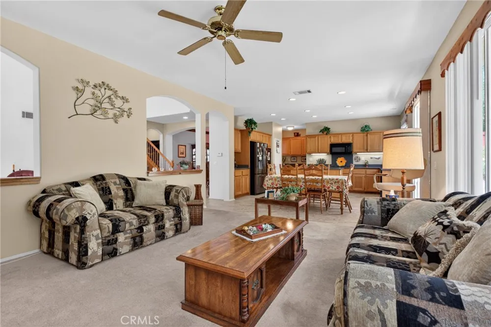 21012 Oakriver Newhall, CA 91321