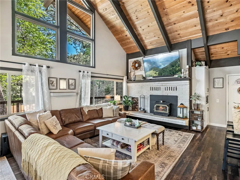 1147 Twin Lakes Wrightwood, CA 92397