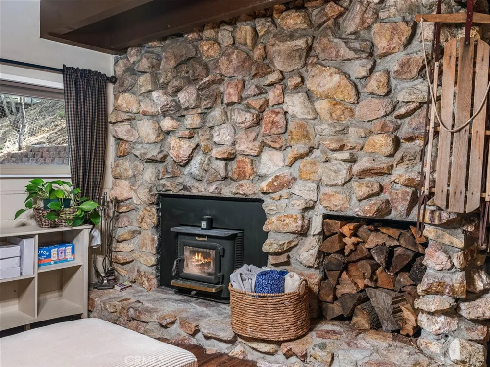 1147 Twin Lakes Wrightwood, CA 92397