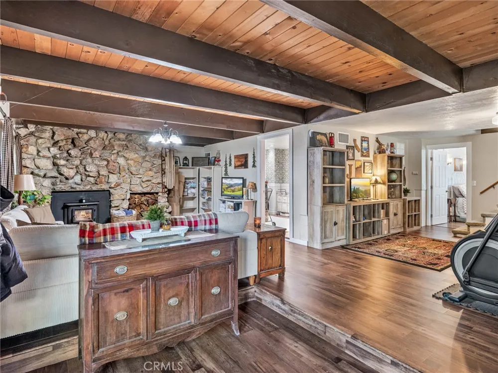 1147 Twin Lakes Wrightwood, CA 92397