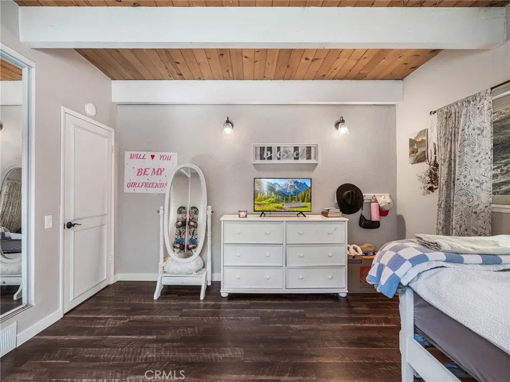 1147 Twin Lakes Wrightwood, CA 92397