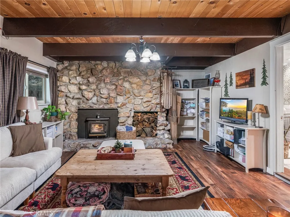 1147 Twin Lakes Wrightwood, CA 92397