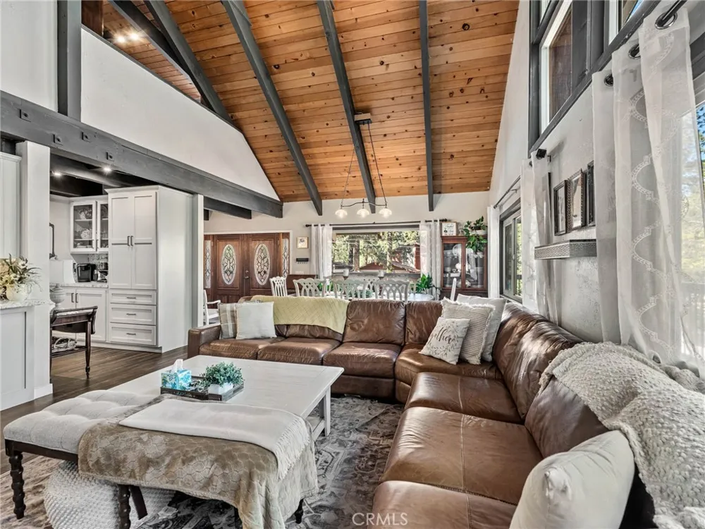 1147 Twin Lakes Wrightwood, CA 92397