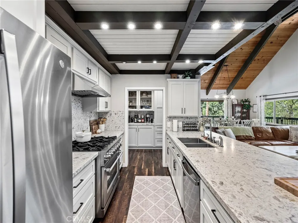 1147 Twin Lakes Wrightwood, CA 92397