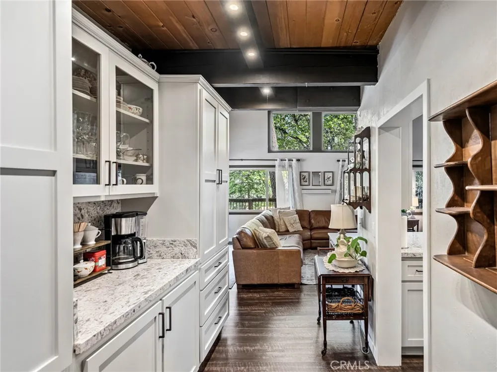 1147 Twin Lakes Wrightwood, CA 92397