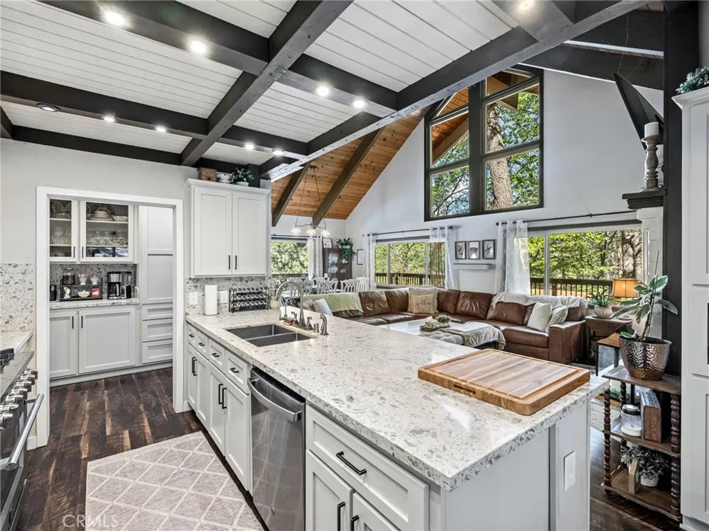 1147 Twin Lakes Wrightwood, CA 92397