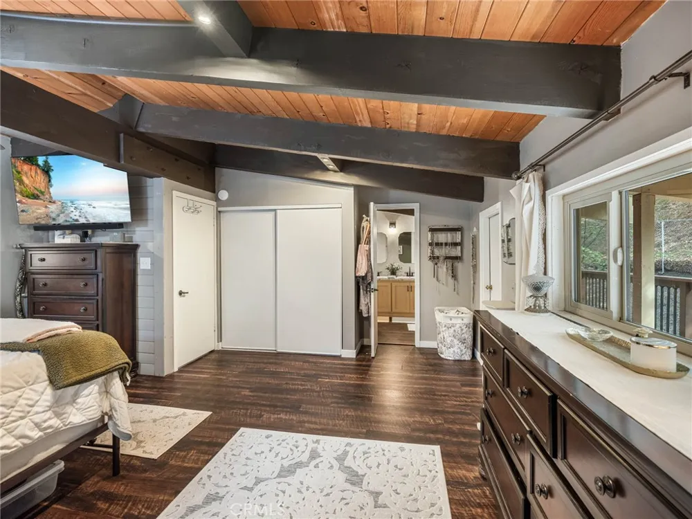 1147 Twin Lakes Wrightwood, CA 92397