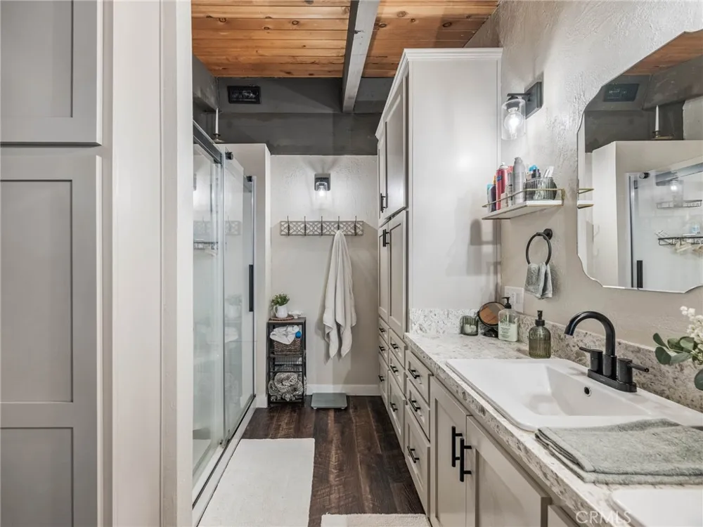 1147 Twin Lakes Wrightwood, CA 92397