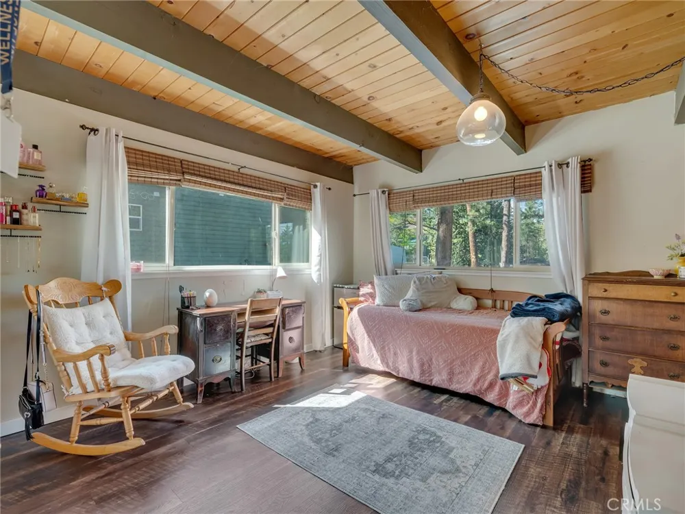 1147 Twin Lakes Wrightwood, CA 92397