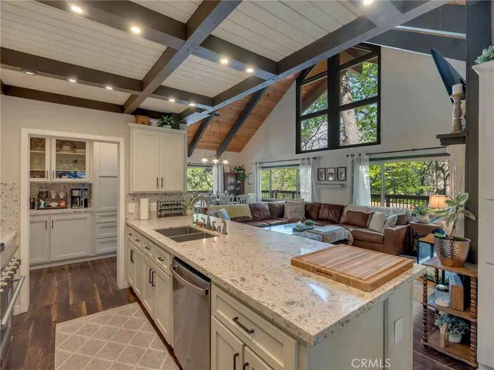1147 Twin Lakes Wrightwood, CA 92397
