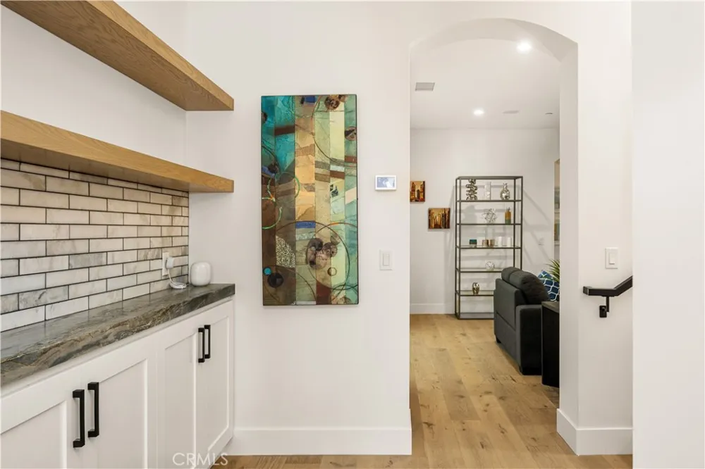 114 2nd Seal Beach, CA 90740