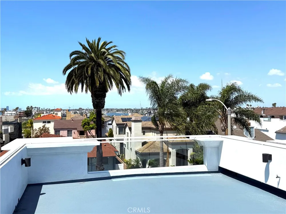 114 2nd Seal Beach, CA 90740