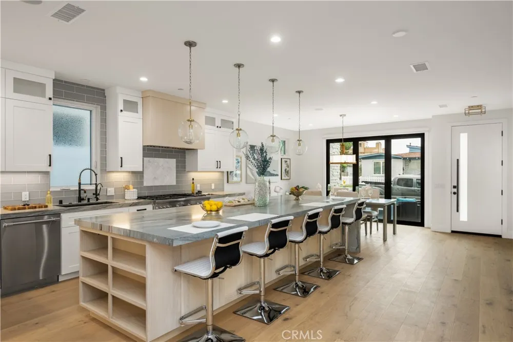 114 2nd Seal Beach, CA 90740