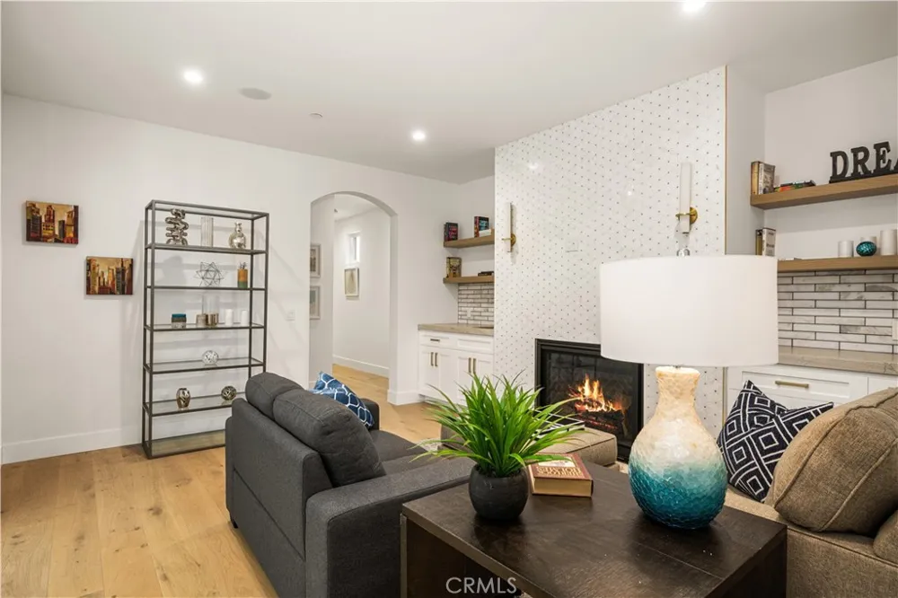 114 2nd Seal Beach, CA 90740