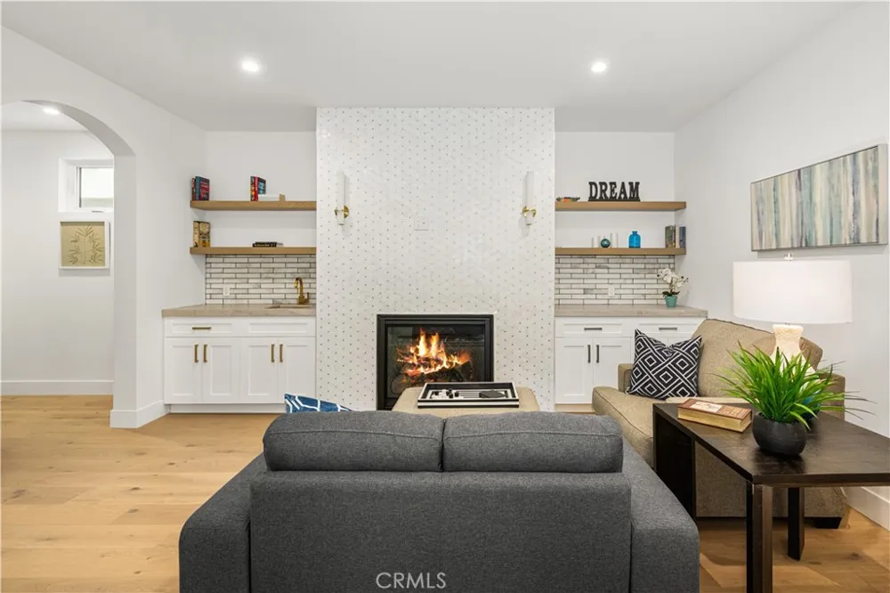 114 2nd Seal Beach, CA 90740
