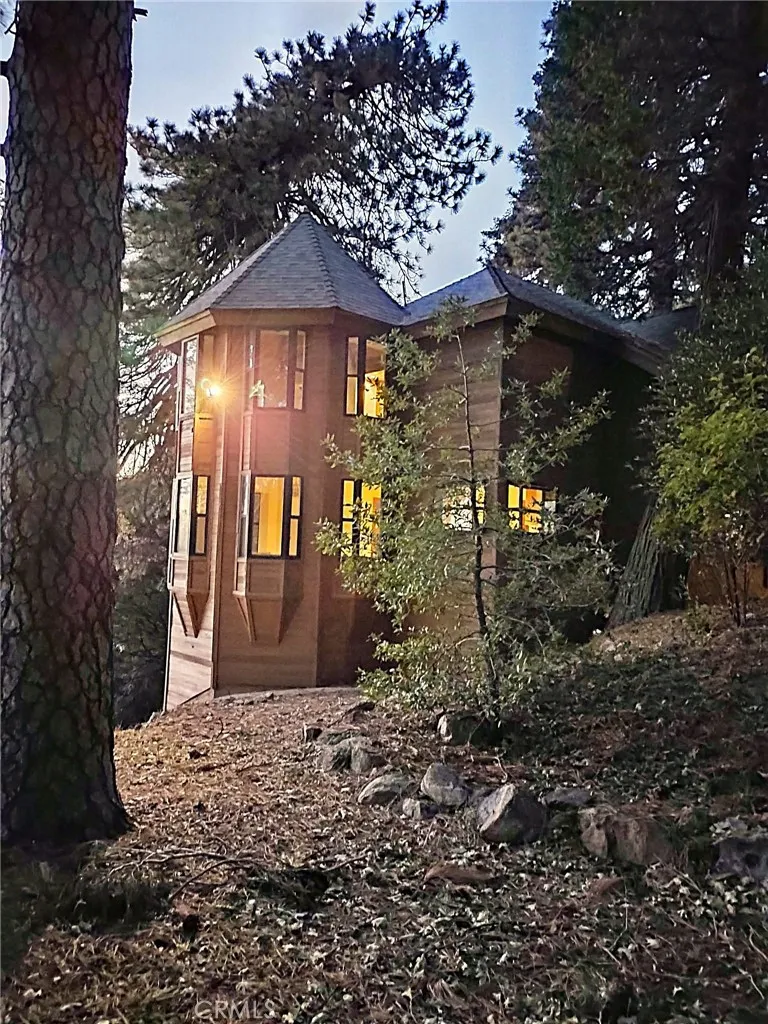 21425 Sawpit Canyon Road Cedarpines Park, CA 92322