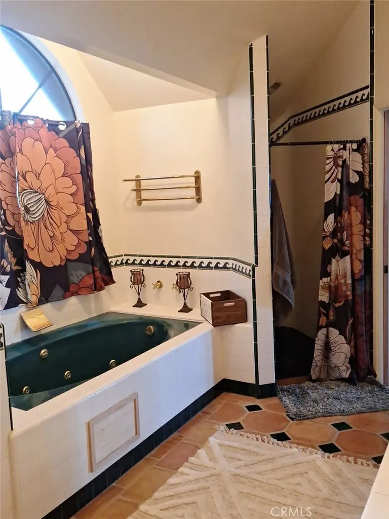 21425 Sawpit Canyon Road Cedarpines Park, CA 92322