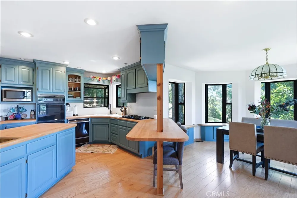 21425 Sawpit Canyon Road Cedarpines Park, CA 92322