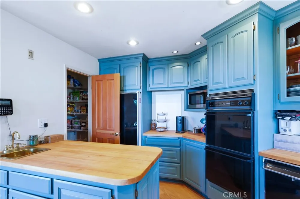 21425 Sawpit Canyon Road Cedarpines Park, CA 92322